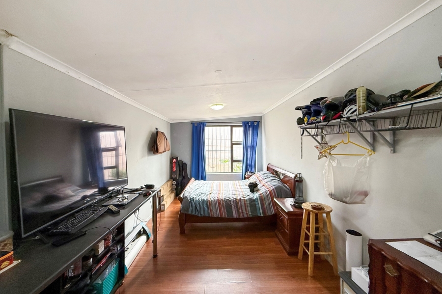 4 Bedroom Property for Sale in Bothasig Western Cape